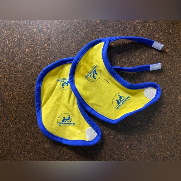 Pet Supply Dog Fashion Spooky Toss Toy and Bib - Picture 4 of 4